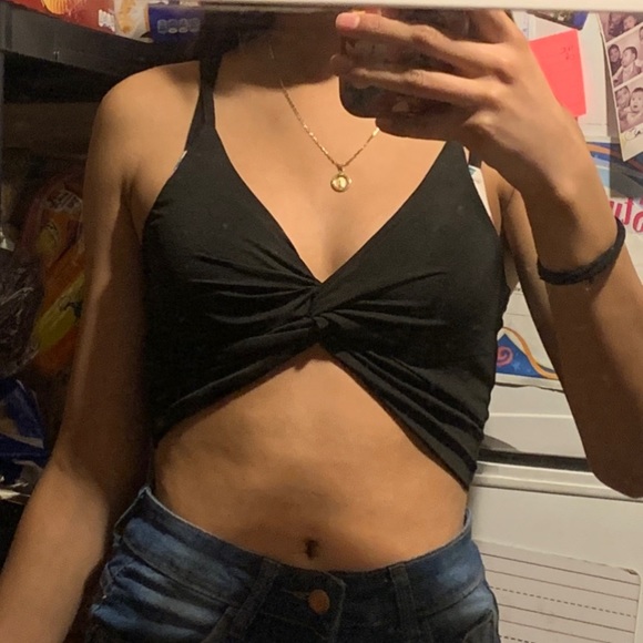 crop-top - Picture 3 of 3
